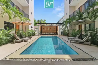 Image de 2br w/ Pool, Fast WiFi & Beach Gear - Stanza 7