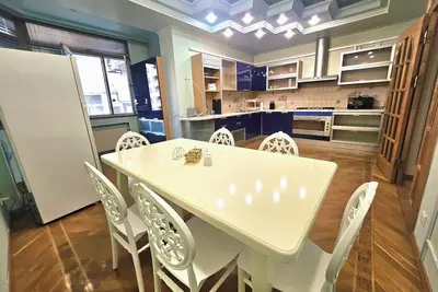 Image de Spacious 4-bedroom apartment, Gateway to the City Centre