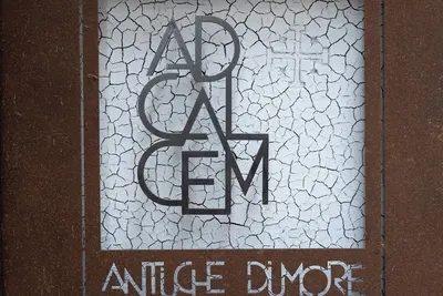 Image de Comfortable room with private bathroom and sitting area