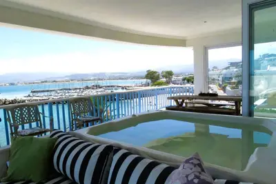 Image de 'The Penthouse', 3 en-suite Bedroom vacation Home on  Bikini Beach with Jacuzzi