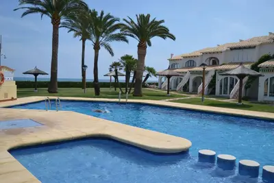 Image de Appartement bord de mer à Denia avec Wi-Fi, jardin et piscine