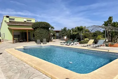 Image de Chalet spacieux pour 11 pers, piscine privée, animaux bienvenus, proche mer