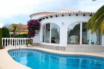 Image de Charmant chalet près de la mer pour 4 pers. avec piscine privée et Wi-Fi