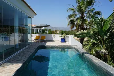 Image de Studio confortable avec terrasse et piscine privée à Rafol d'Almunia