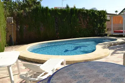 Image de Maison moderne près de la plage, piscine, WiFi, climatisation