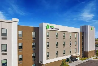 Image de Family-Friendly Suite Near Shopping & Dining Options