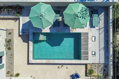Image de Le Mazet d'Ernestine 4 chambres piscine chauffée cheminée idéale famille et amis