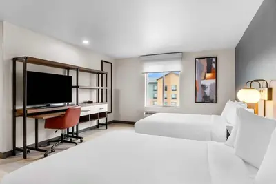 Image de Relax in a Comfortable Suite w/ Fully Equipped Kitchen & Dedicated Workspace