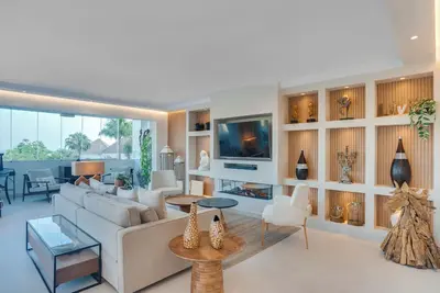 Image de Luxury duplex penthouse with sea and mountain views, beach, 10minute walk away