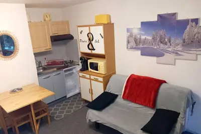 Image de Appartement 'Les Sapins 1' avec vue sur la montagne et balcon