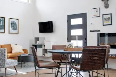 Image de Fire Pit Under the Stars |The Wayfarer Bungalow