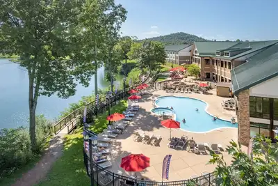 Image de Lakeside Suite | Kitchenette | No Hidden Fees