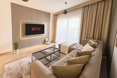 Image de 1bdr Luxury Stay with Pool & Gym | Waters Edge