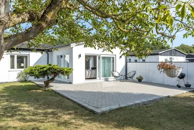 Image de Vita Huset – ett nybyggt, Lyxigt och stilrent hem