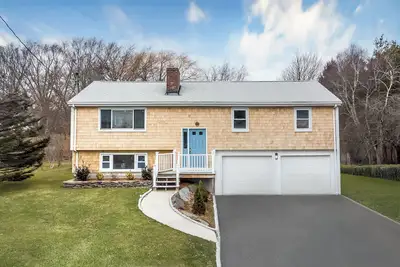 Image de Eventide: Renovated 5 Bedroom, 3 Baths on Aquidneck Island