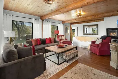 Image de White Moon Ranch with Panorama River Views