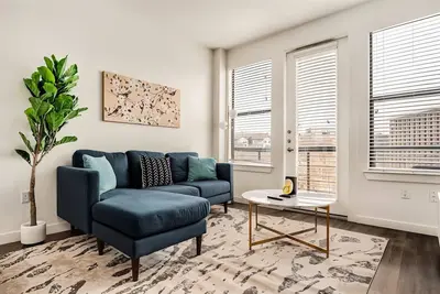 Image de Boulevard Stays Prime SoCo 2br Walk Downtown, Pool, Gym, Parking