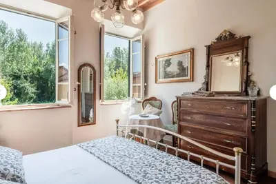 Image de 1km from Station and Walls of Lucca, pets, bikers. Polo Fiere 1. 5km.