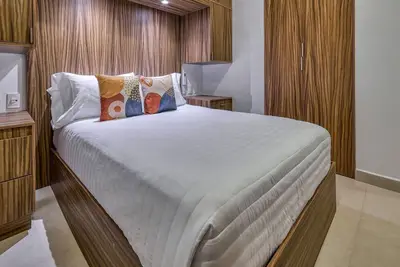 Image de Brand New 1 Br Condo - Pool - Jacuzzi - Gym