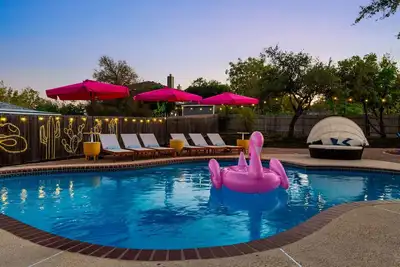 Image de New Villa w/ Pool•HotTub•GameRoom•Movie•Sleeps20