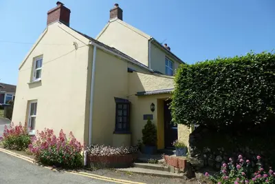 Image de Charming Upper Solva Cottage by Beaches & Harbour