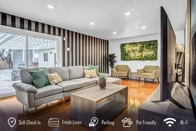 Image de 6br 3ba Home near Disneyland