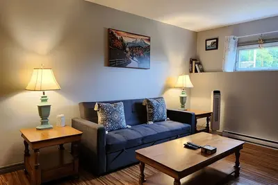 Image de Pet friendly place! \nClose to hiking trails, taphouse, coffee shop, local bakery.