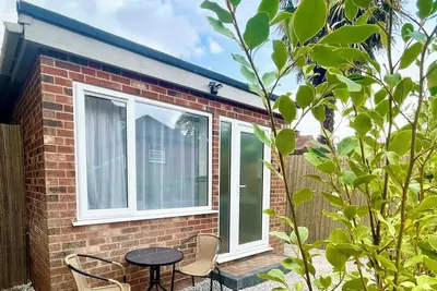 Image de Newly refurbished: The Cabin at No. 12