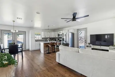 Image de Halfway to Arlington & Dallas