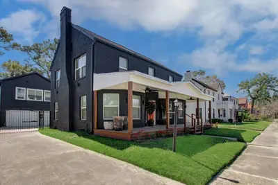 Image de Main House & Garage Apt near Nrg & Medical Center!