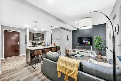 Image de Free Pool & Sauna in Heart of Downtown • Gym