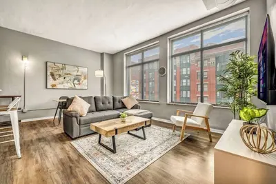 Image de Modern 1b in Heart of Downtown • Pool & Spa • Gym