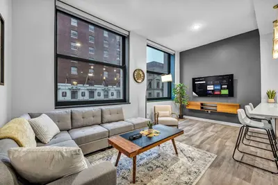 Image de Luxe Flat w/ Heated Pool & Sauna • Gym•Heart of Dt