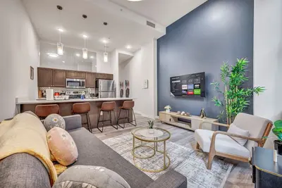 Image de Luxe 1b in Heart of Downtown • Pool & Spa • Gym