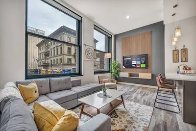 Image de Luxe Flat w/ Heated Pool & Sauna • Gym•Heart of Dt