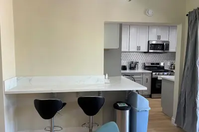 Image de Stylish/Renovated 3b2ba Retreat