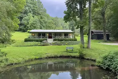 Image de Hidden Meadow Mountain Cottage w/ Farm Animals