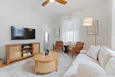 Image de 3br with Sauna Near Zoo & Lauritzen Guardens