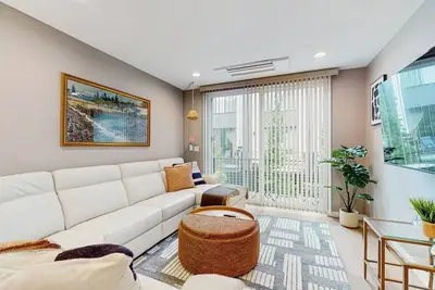 Image de Modern Townhome Retreat Near Light Rail in Rainier Valley