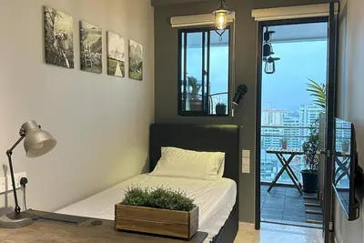 Image de Service Room with Private Balcony and Basin with Amazing View! (R2)