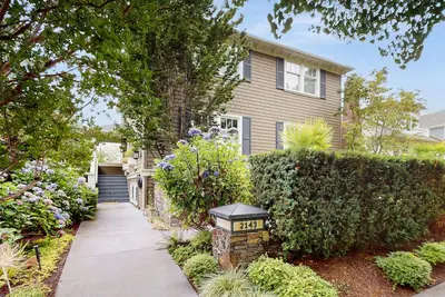 Image de Elegant 4 bedroom Home near Washington Park Arboretum