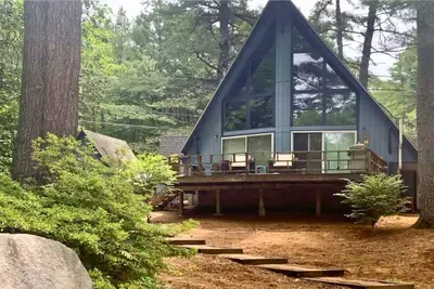 Image de Cozy Lakeside Cabin • Near Cranmore Ski Resort