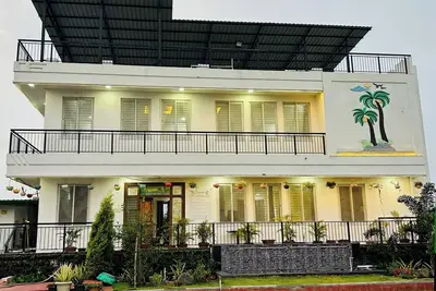 Image de Rs Nest Farms 4bhk Villa with Pool by Homeyhuts