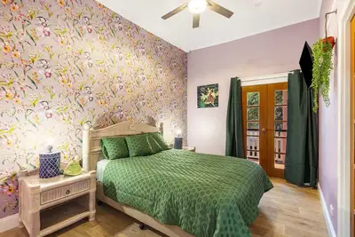 Image de Mary's Manor - Stylish & Luxurious 3 Bedroom House - Pets Allowed!