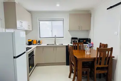 Image de Brand-new home with central Ac to stay in Sydney
