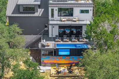 Image de Luxe Pool, Fire Pit, Lake Views - Sundown Social