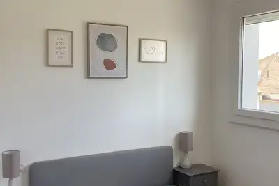 Image de Villa indépendante, 4 chambres 2 salles de bain, jardin. dans quartier très calme