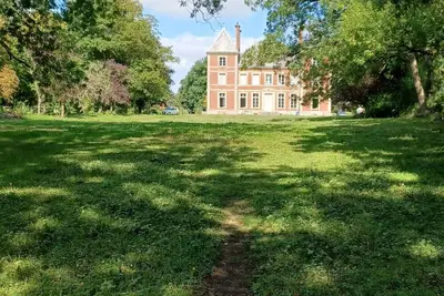 Image de Gite de 2 chambres pour 4 personnes dans un château avec parc, étang, verger etc