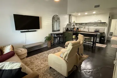 Image de Charming 2/2 townhome in near Fsu campus/stadium