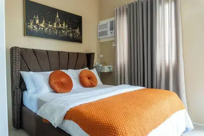 Image de Relaxing 1br w/ Balcony + Sofa Bed/Free Pool & Gym/ 20 Mins to Beach.